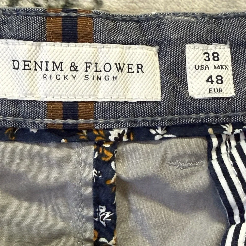 Denim & Flower Ricky Singh‎ Shorts Mens Size 38 Gray White Palm Tree Print Chino